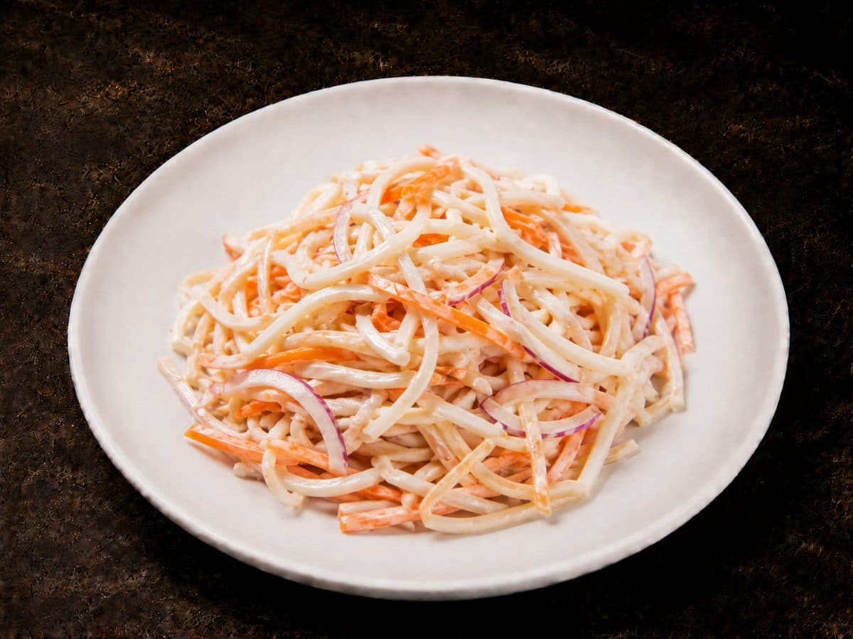Салат с кальмаром